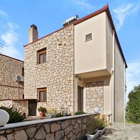 Properstay 115 - Maison Maree
